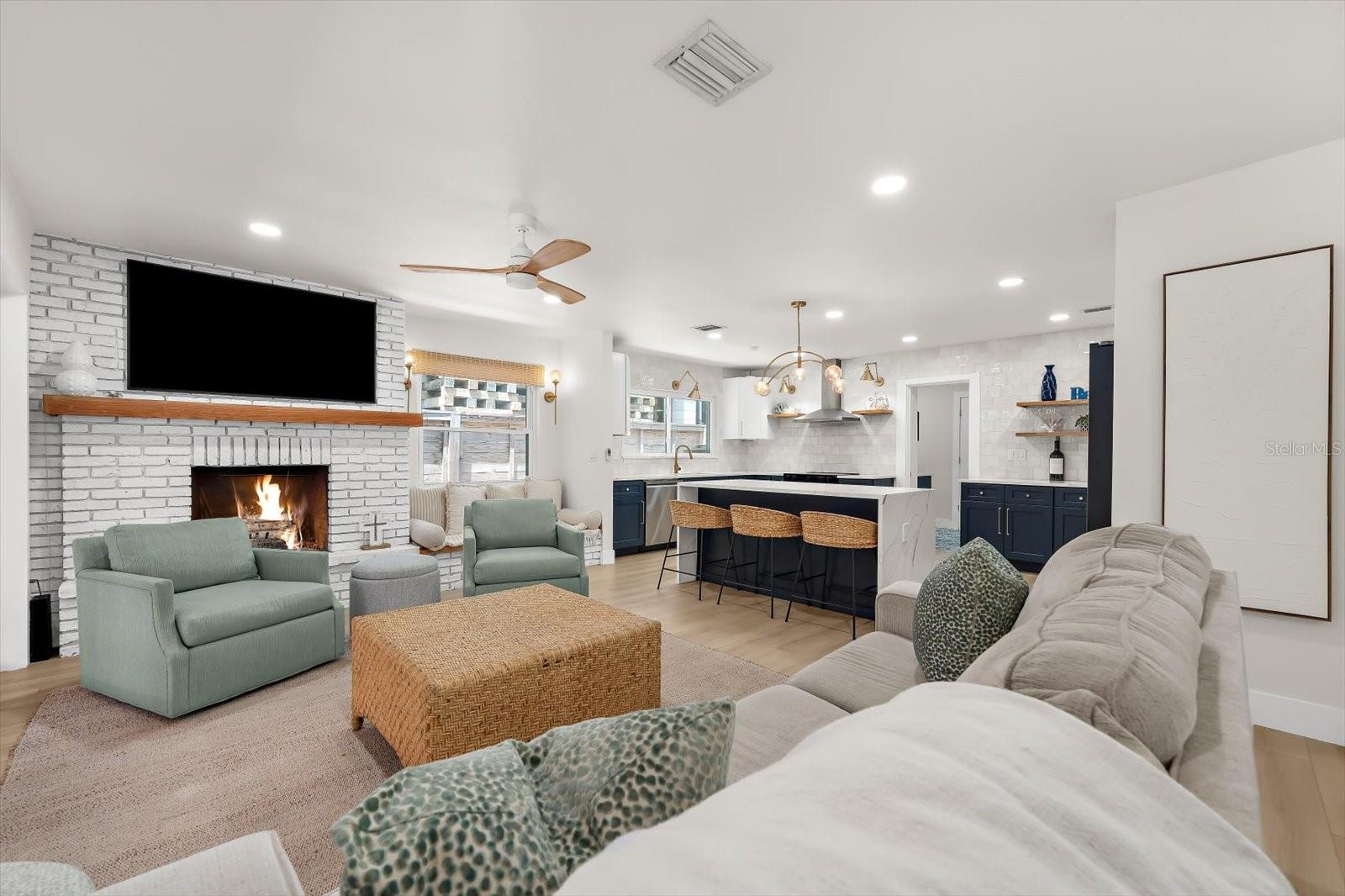 730 BAY ESPLANADE, CLEARWATER BEACH, FL, 33767