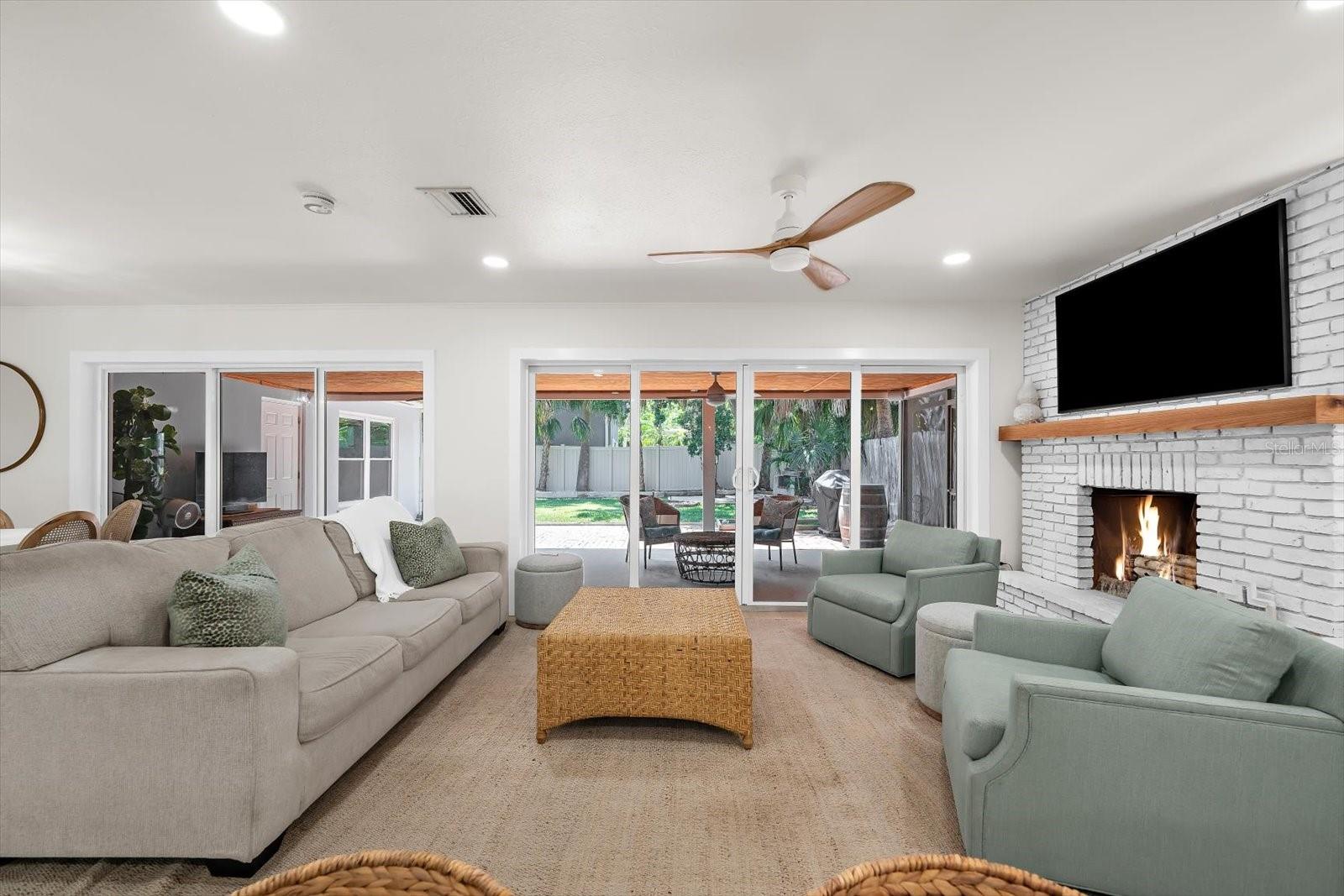 730 BAY ESPLANADE, CLEARWATER BEACH, FL, 33767