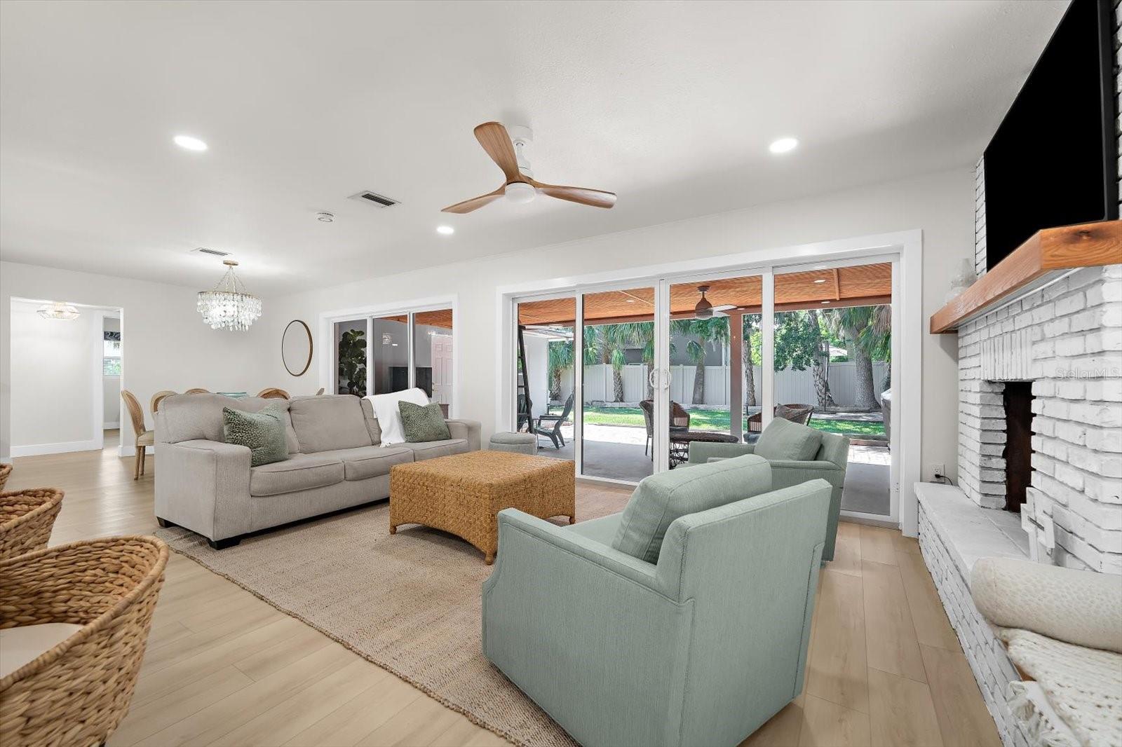 730 BAY ESPLANADE, CLEARWATER BEACH, FL, 33767