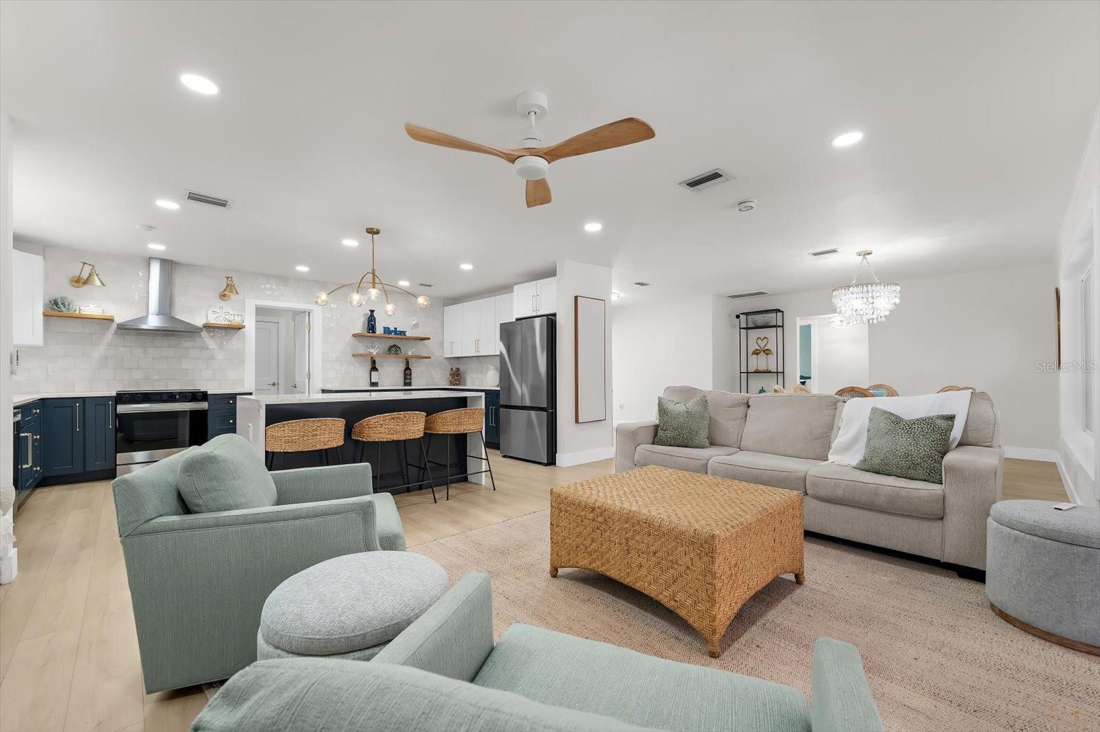 730 BAY ESPLANADE, CLEARWATER BEACH, FL, 33767