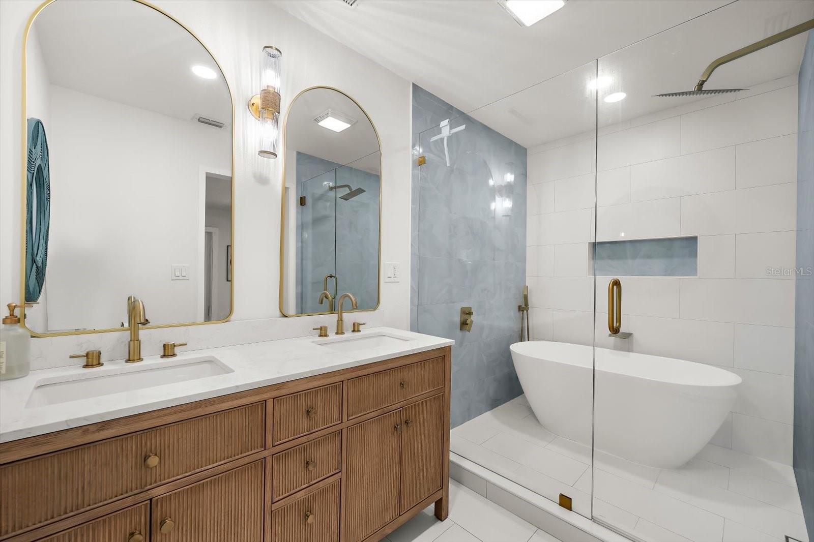 730 BAY ESPLANADE, CLEARWATER BEACH, FL, 33767