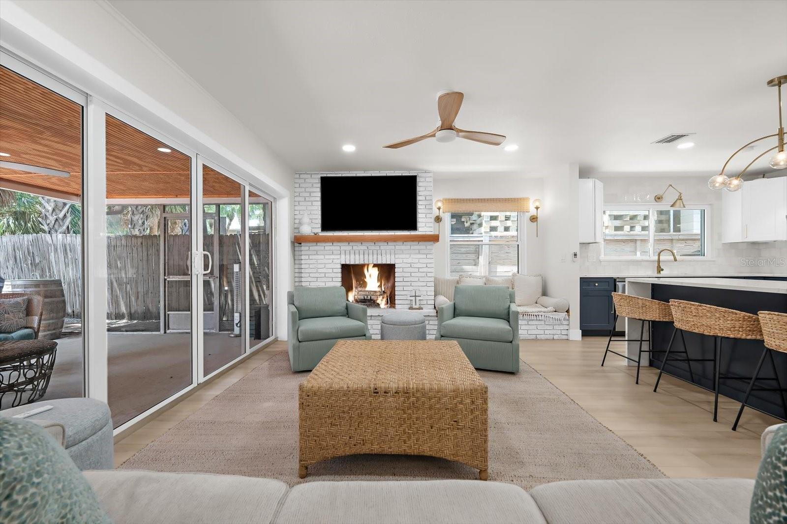 730 BAY ESPLANADE, CLEARWATER BEACH, FL, 33767