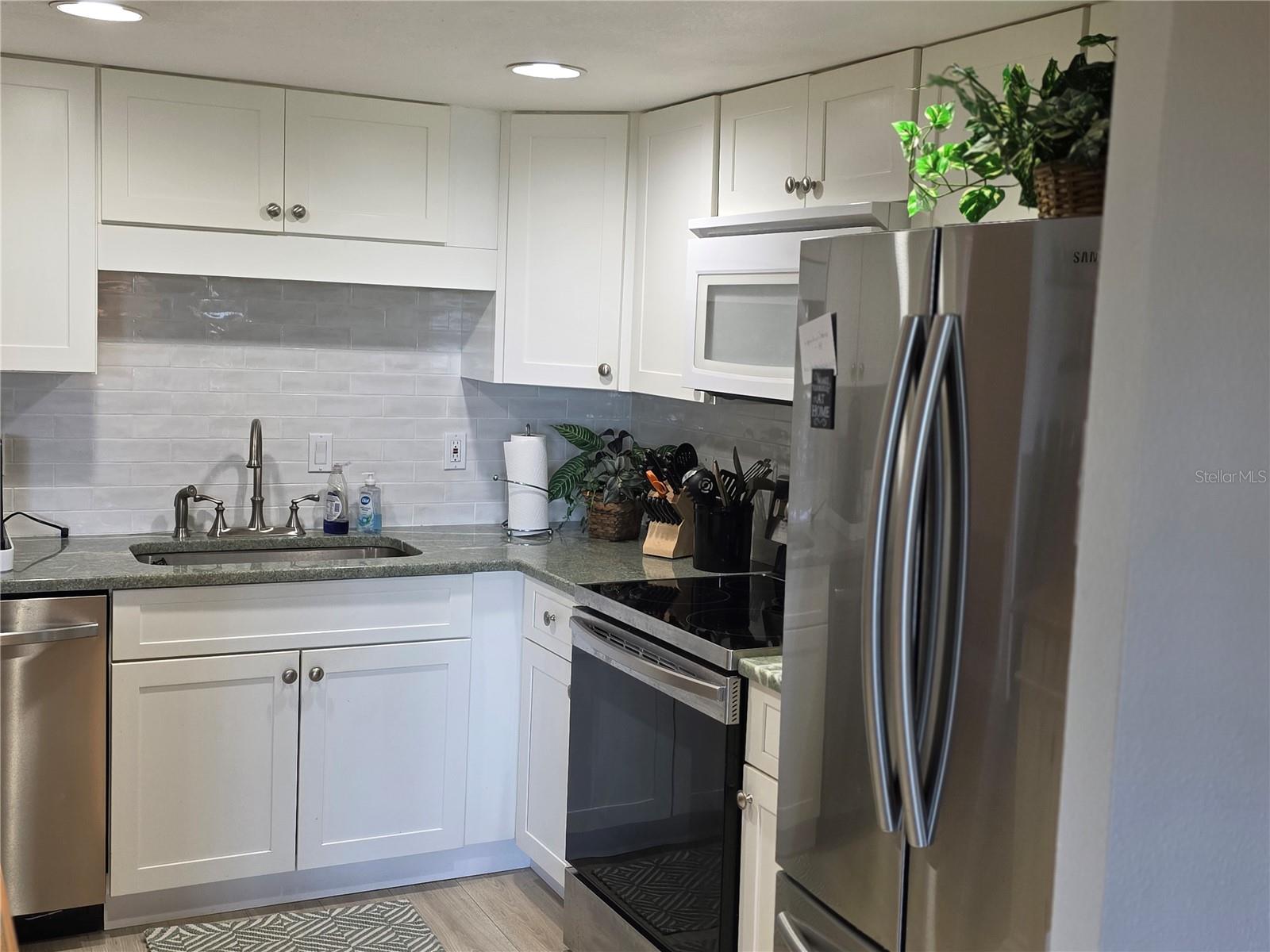 511 PLAZA SEVILLE CT #24, TREASURE ISLAND, FL, 33706