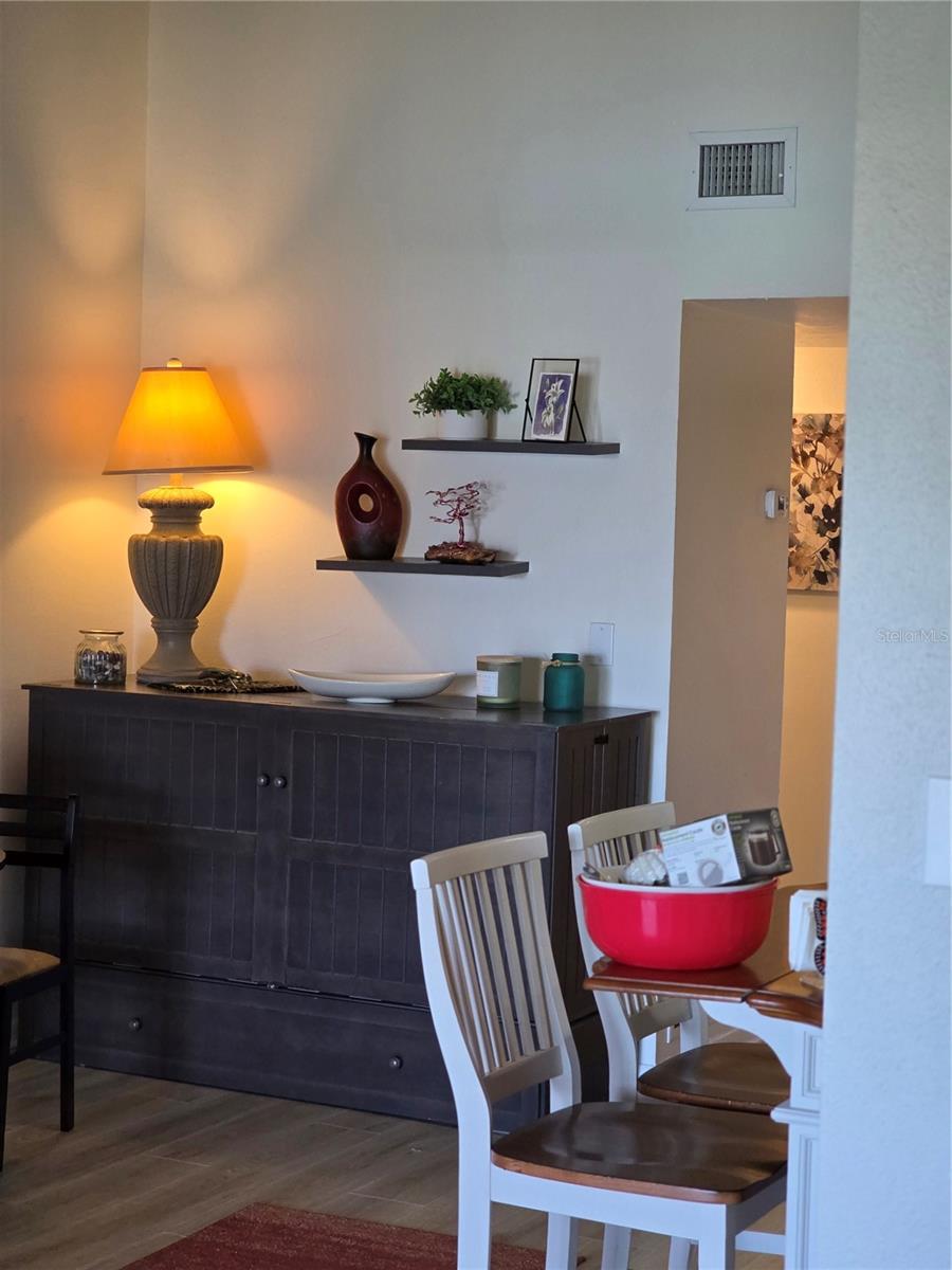 511 PLAZA SEVILLE CT #24, TREASURE ISLAND, FL, 33706