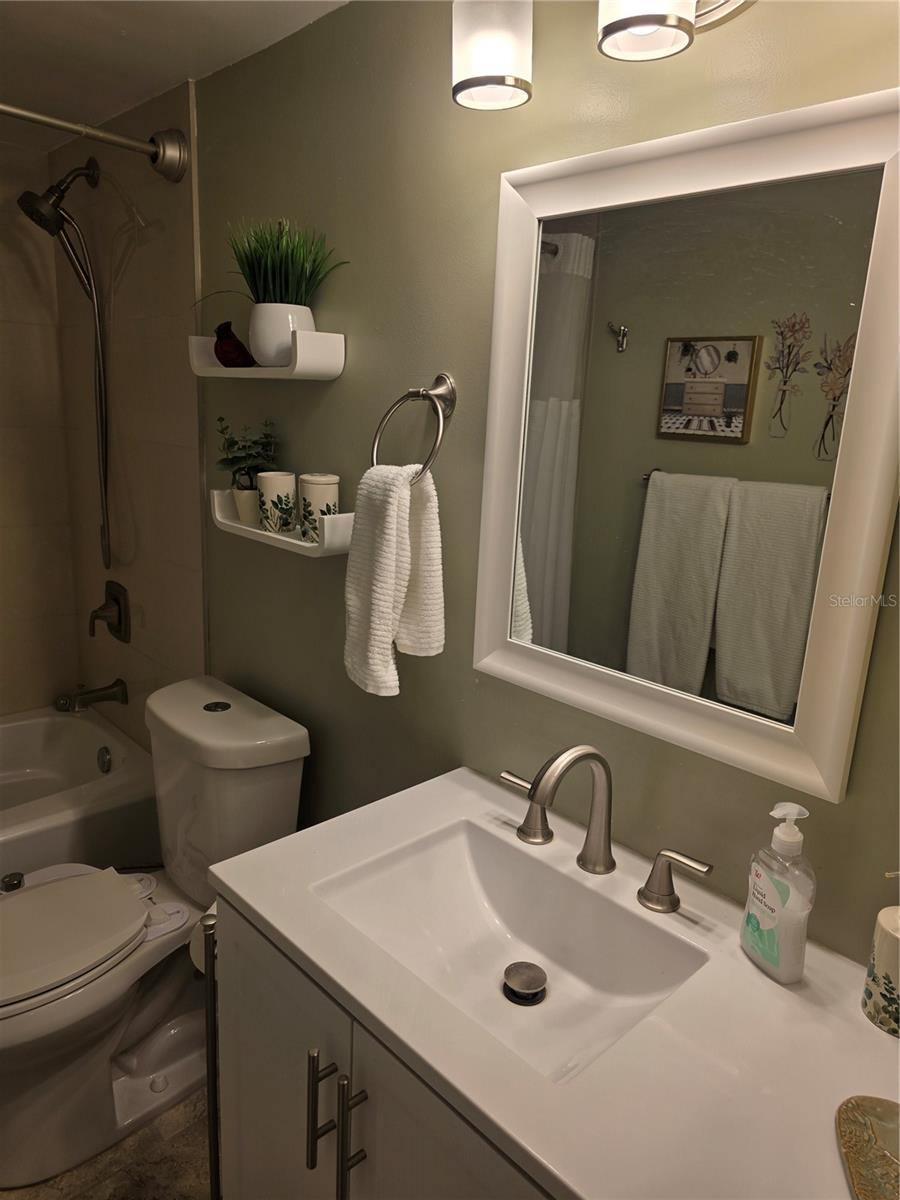 511 PLAZA SEVILLE CT #24, TREASURE ISLAND, FL, 33706