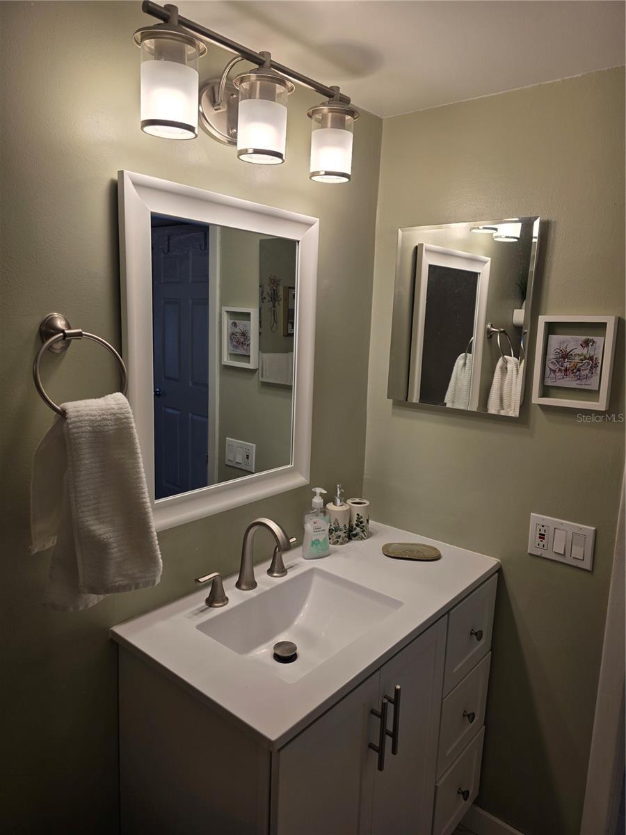 511 PLAZA SEVILLE CT #24, TREASURE ISLAND, FL, 33706