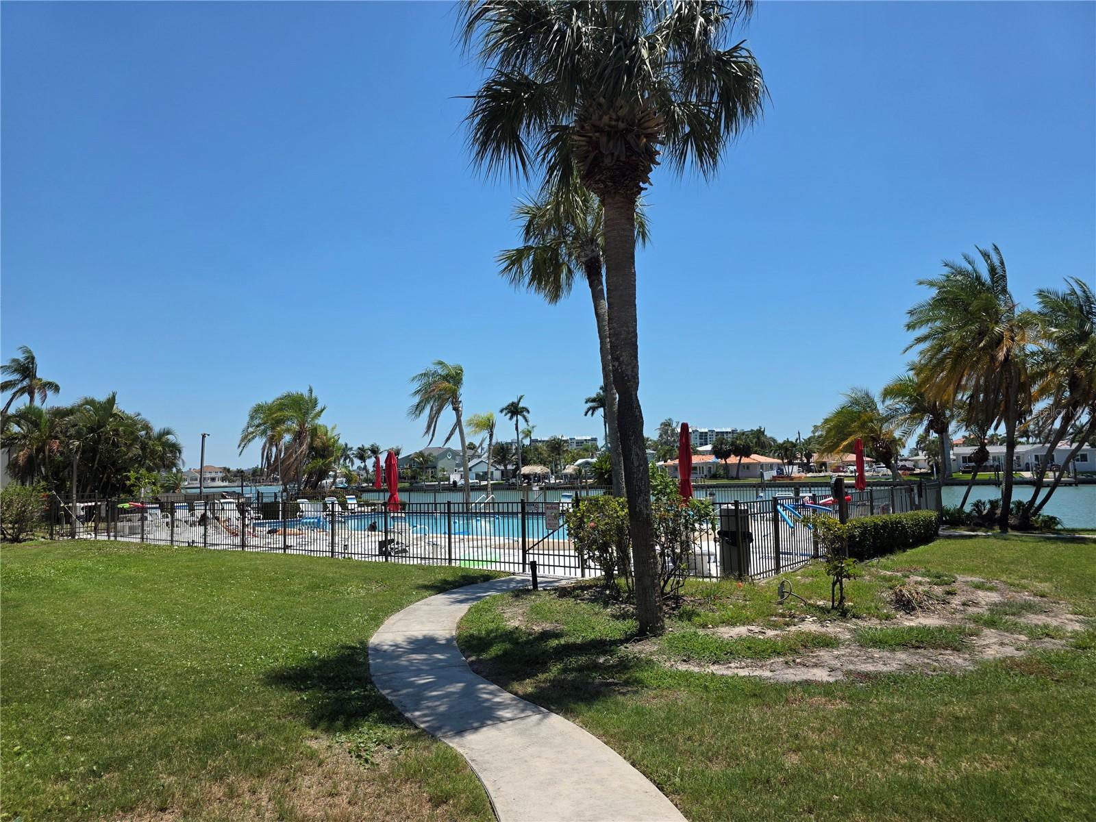 511 PLAZA SEVILLE CT #24, TREASURE ISLAND, FL, 33706