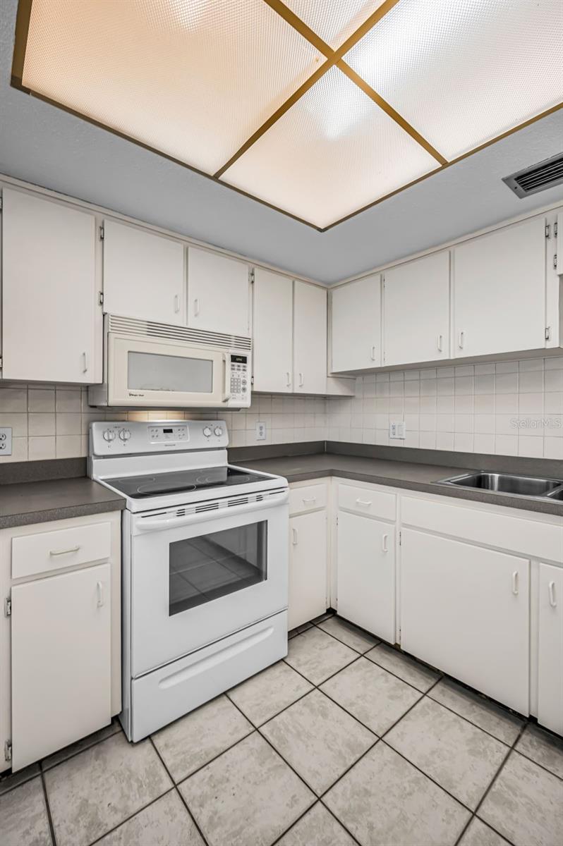 820 PATRICIA AVE #109, DUNEDIN, FL, 34698