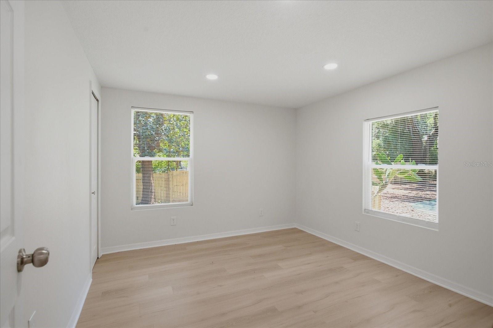 816 WOODLAND AVE, LEESBURG, FL, 34748