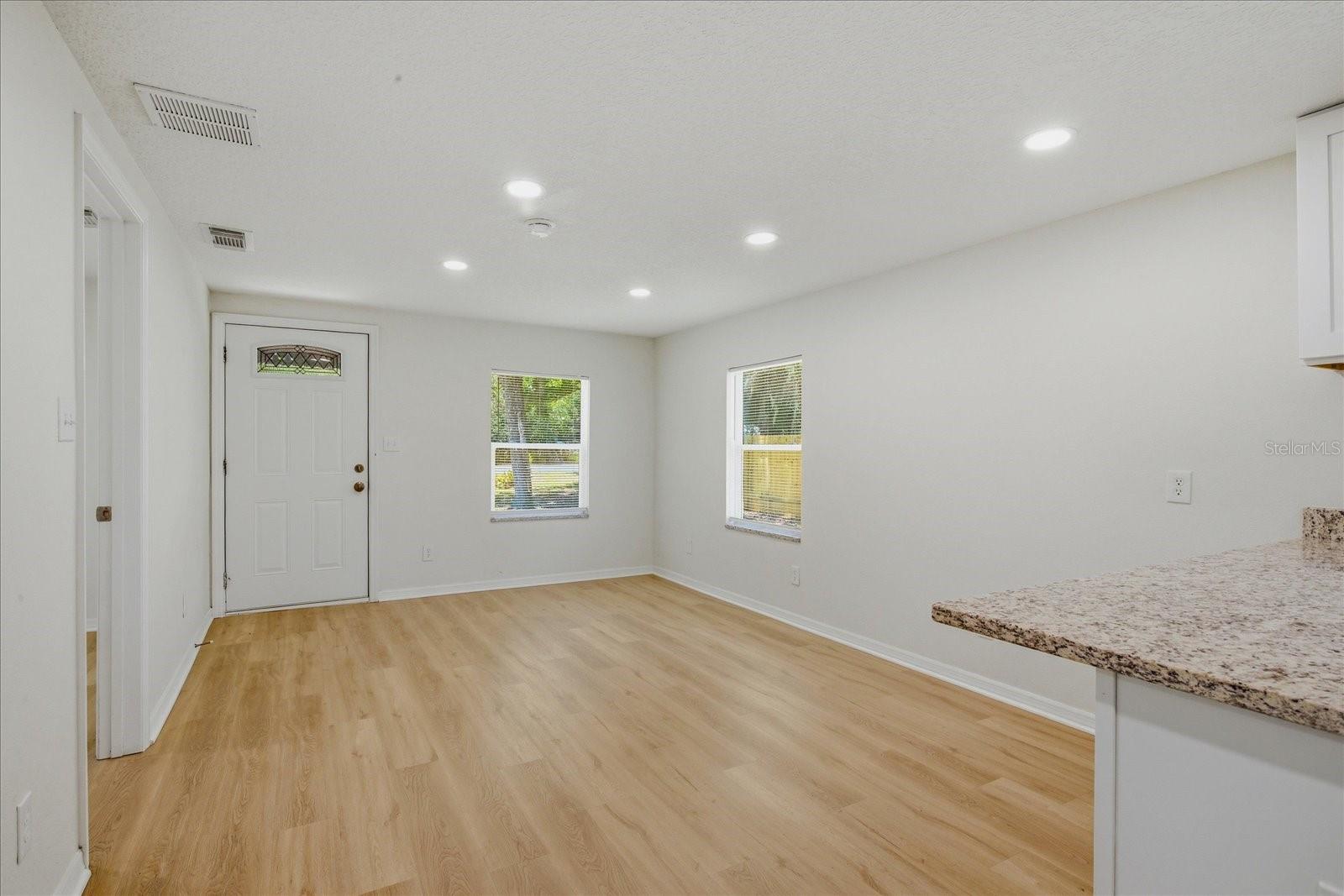 816 WOODLAND AVE, LEESBURG, FL, 34748