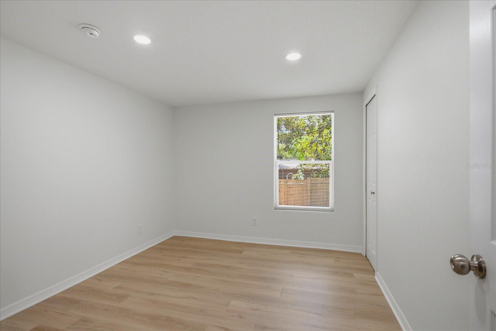 816 WOODLAND AVE, LEESBURG, FL, 34748