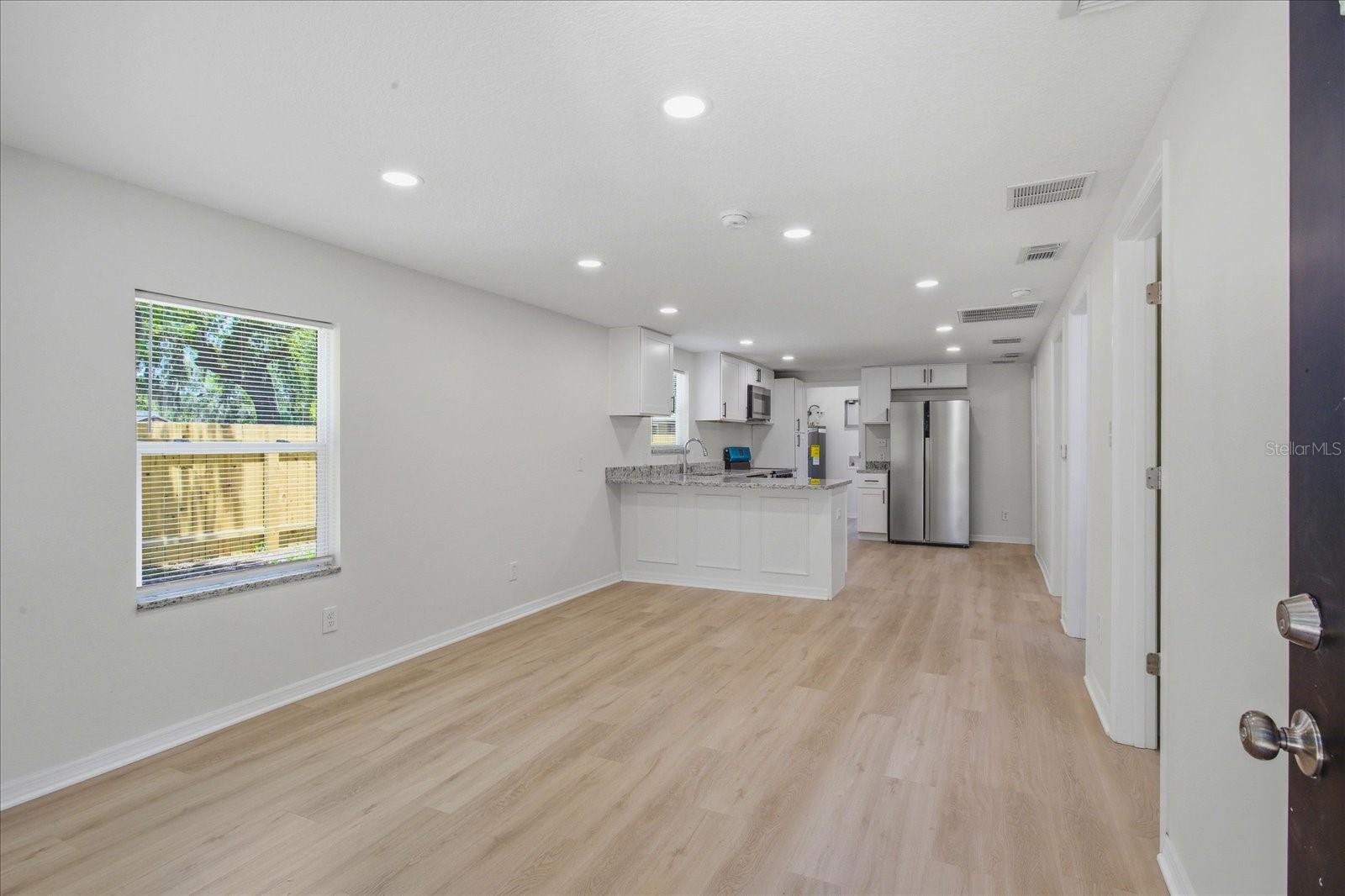 816 WOODLAND AVE, LEESBURG, FL, 34748
