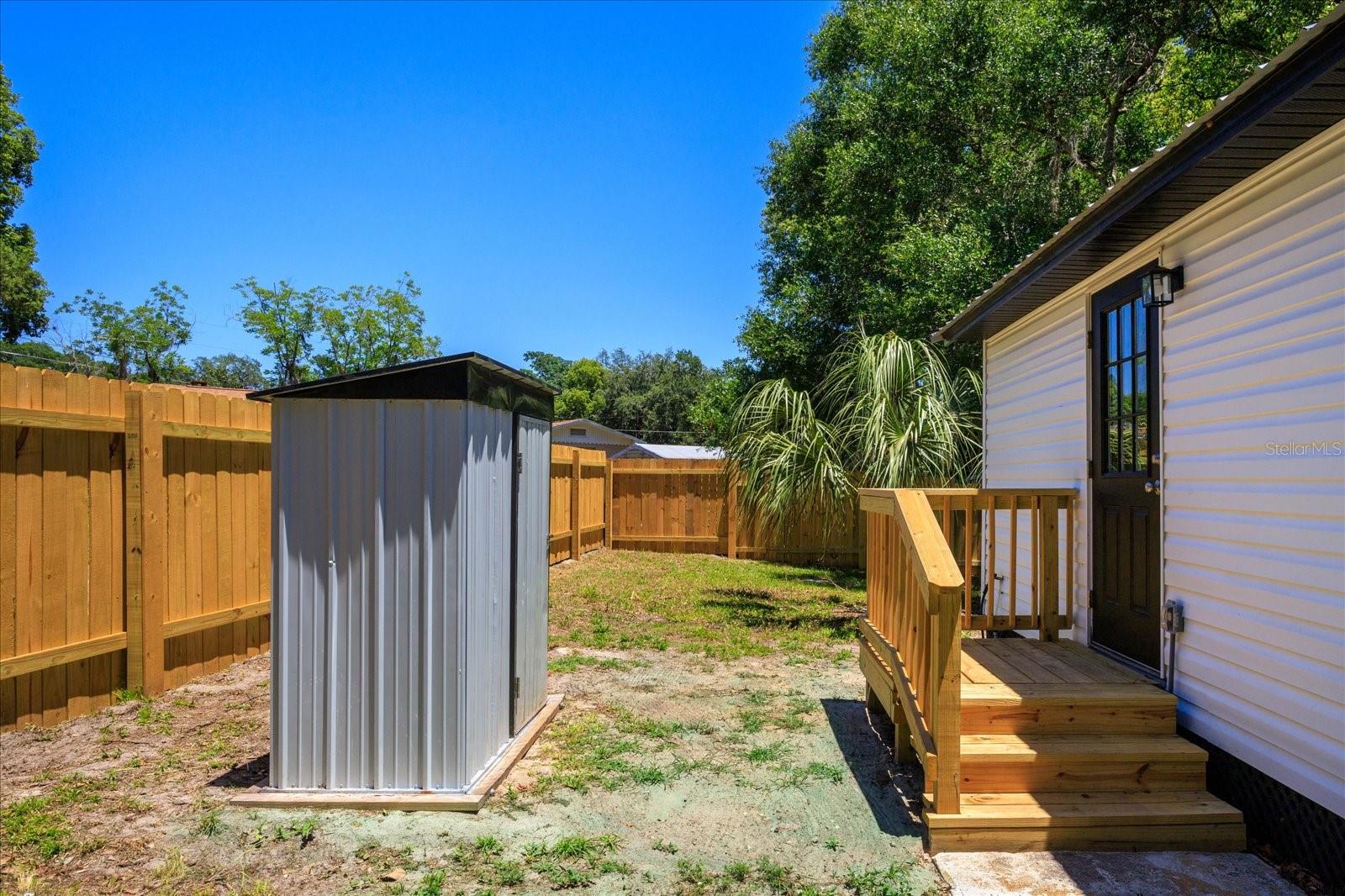 816 WOODLAND AVE, LEESBURG, FL, 34748
