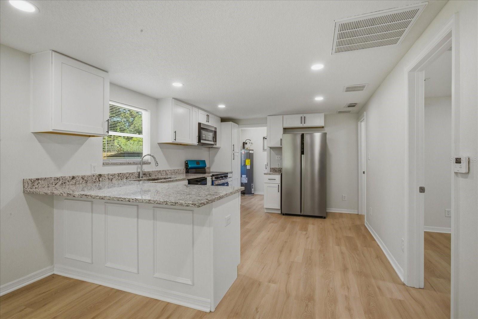 816 WOODLAND AVE, LEESBURG, FL, 34748