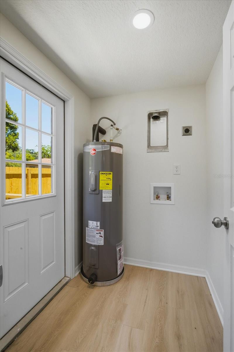 816 WOODLAND AVE, LEESBURG, FL, 34748