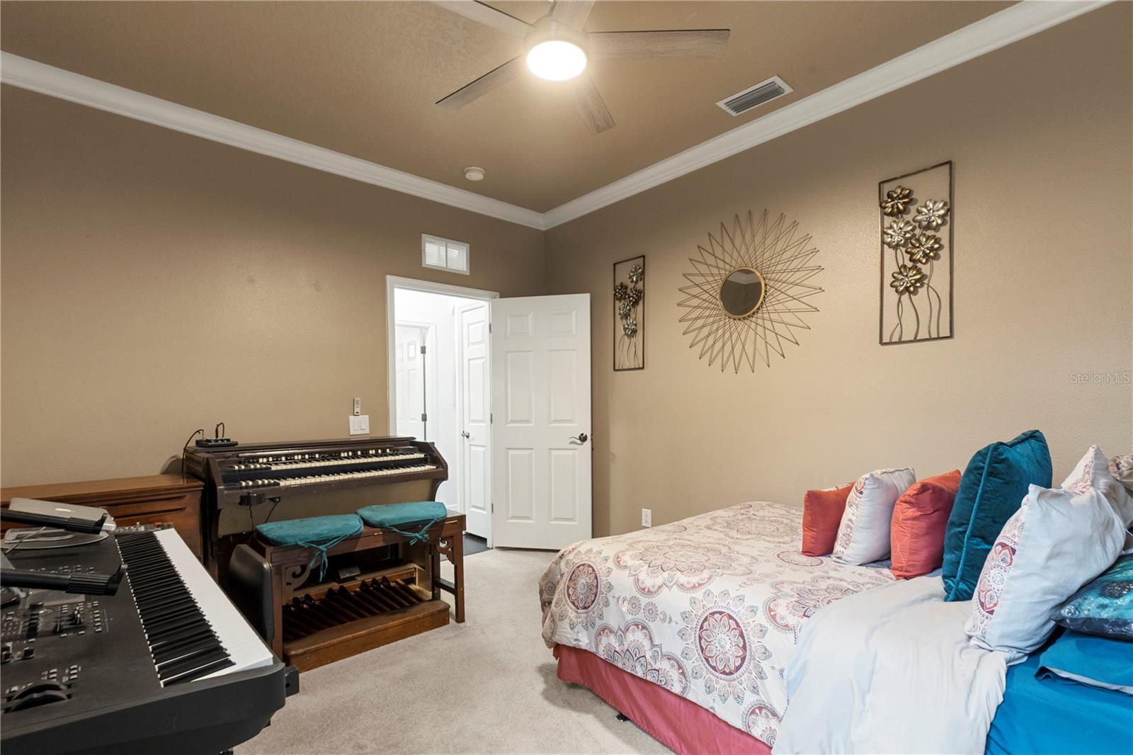 6932 GRAY CATBIRD LOOP, WESLEY CHAPEL, FL, 33545