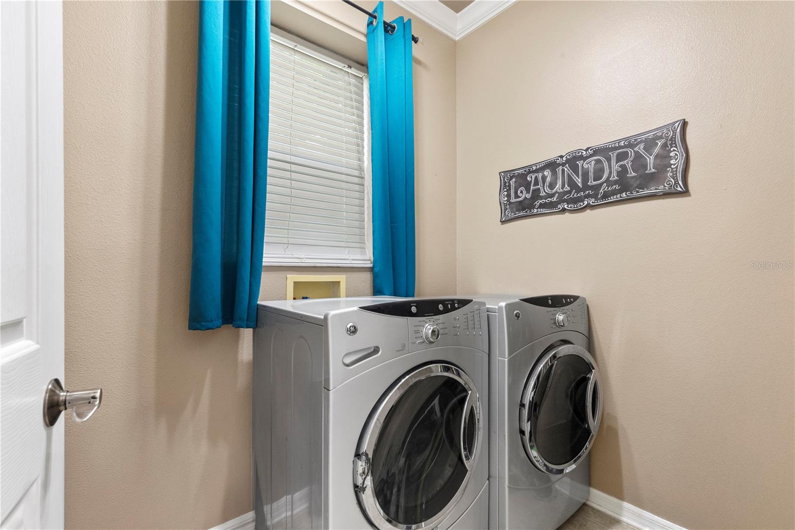 6932 GRAY CATBIRD LOOP, WESLEY CHAPEL, FL, 33545