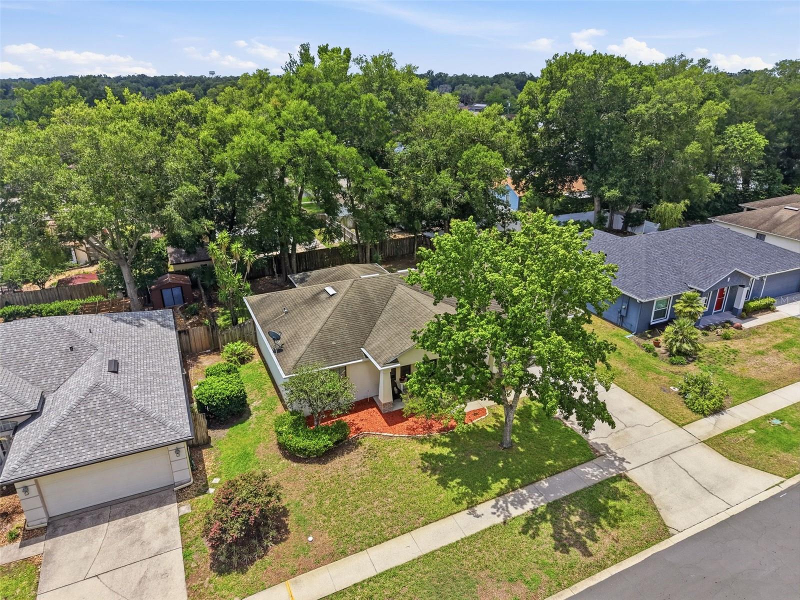 812 BENTON LAKE DR S, DELAND, FL, 32724