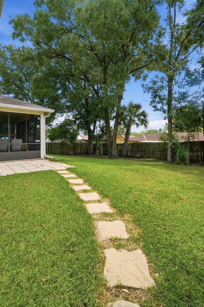 812 BENTON LAKE DR S, DELAND, FL, 32724