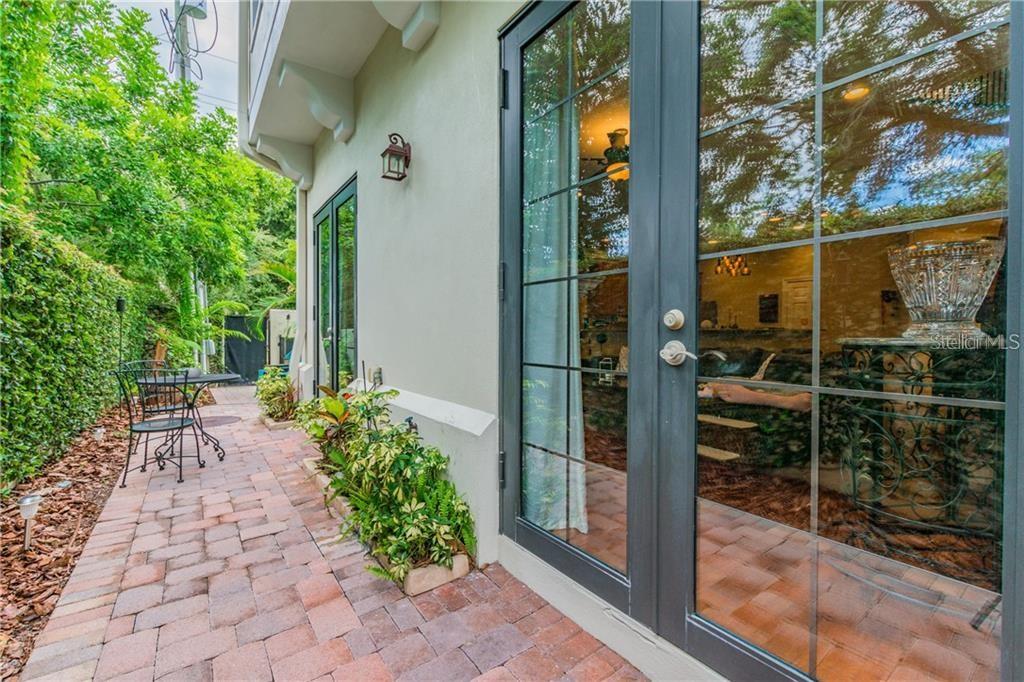 3814 VILLAS DEL SOL CT, TAMPA, FL, 33609
