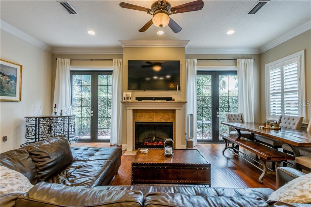 3814 VILLAS DEL SOL CT, TAMPA, FL, 33609