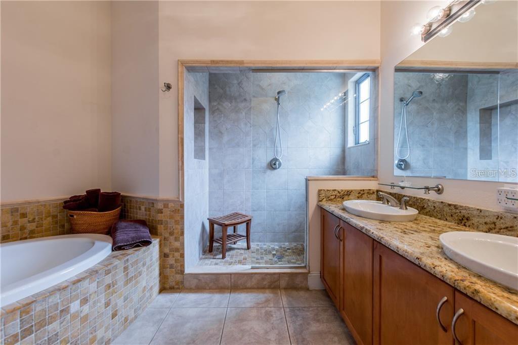 3814 VILLAS DEL SOL CT, TAMPA, FL, 33609