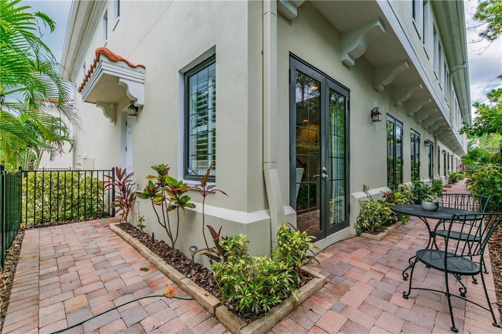3814 VILLAS DEL SOL CT, TAMPA, FL, 33609
