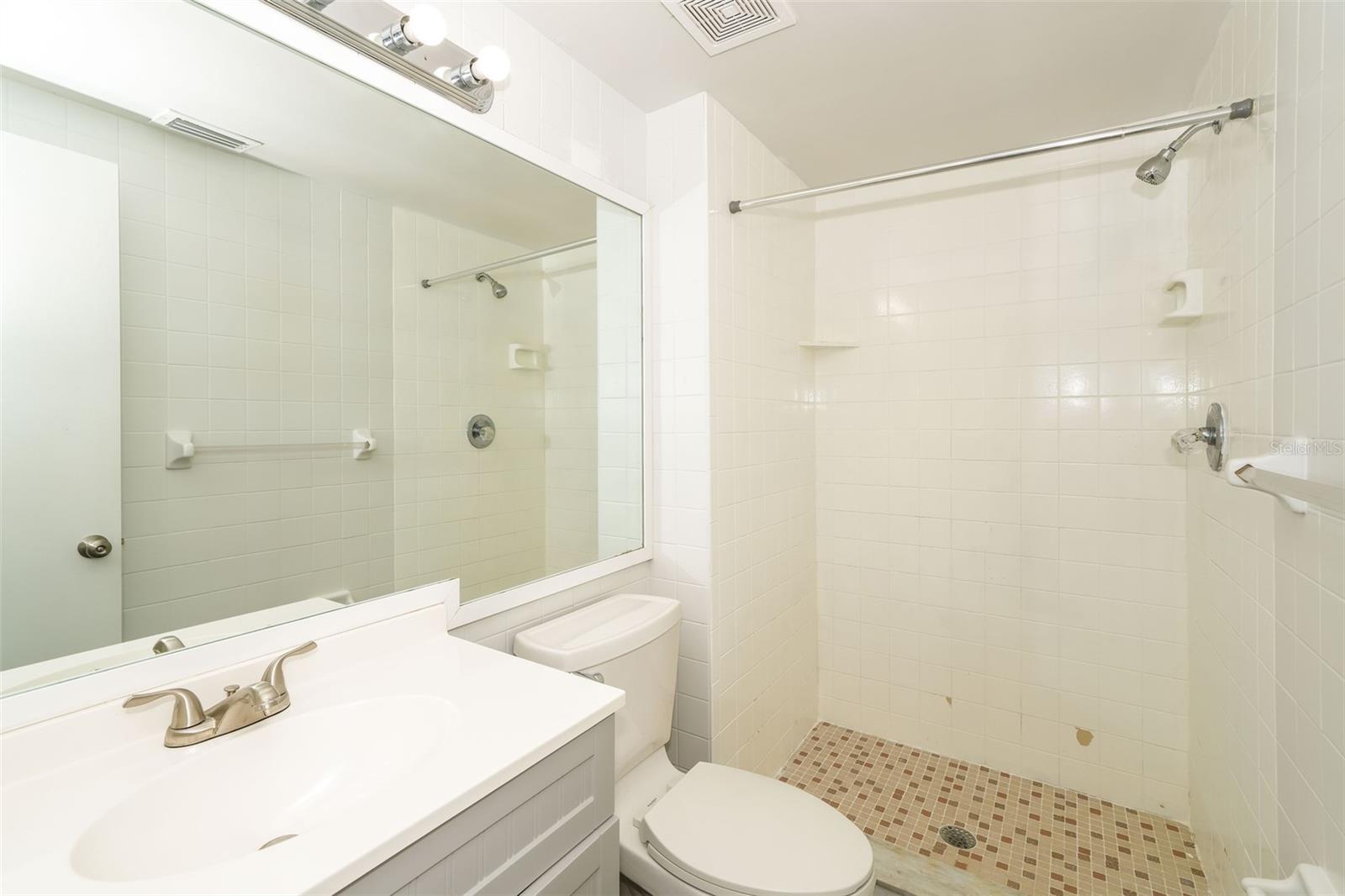 8229 MALVERN CIR, TAMPA, FL, 33634