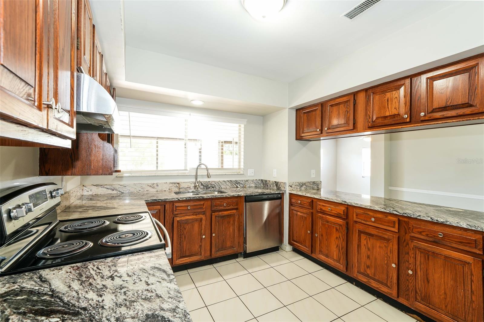 8229 MALVERN CIR, TAMPA, FL, 33634