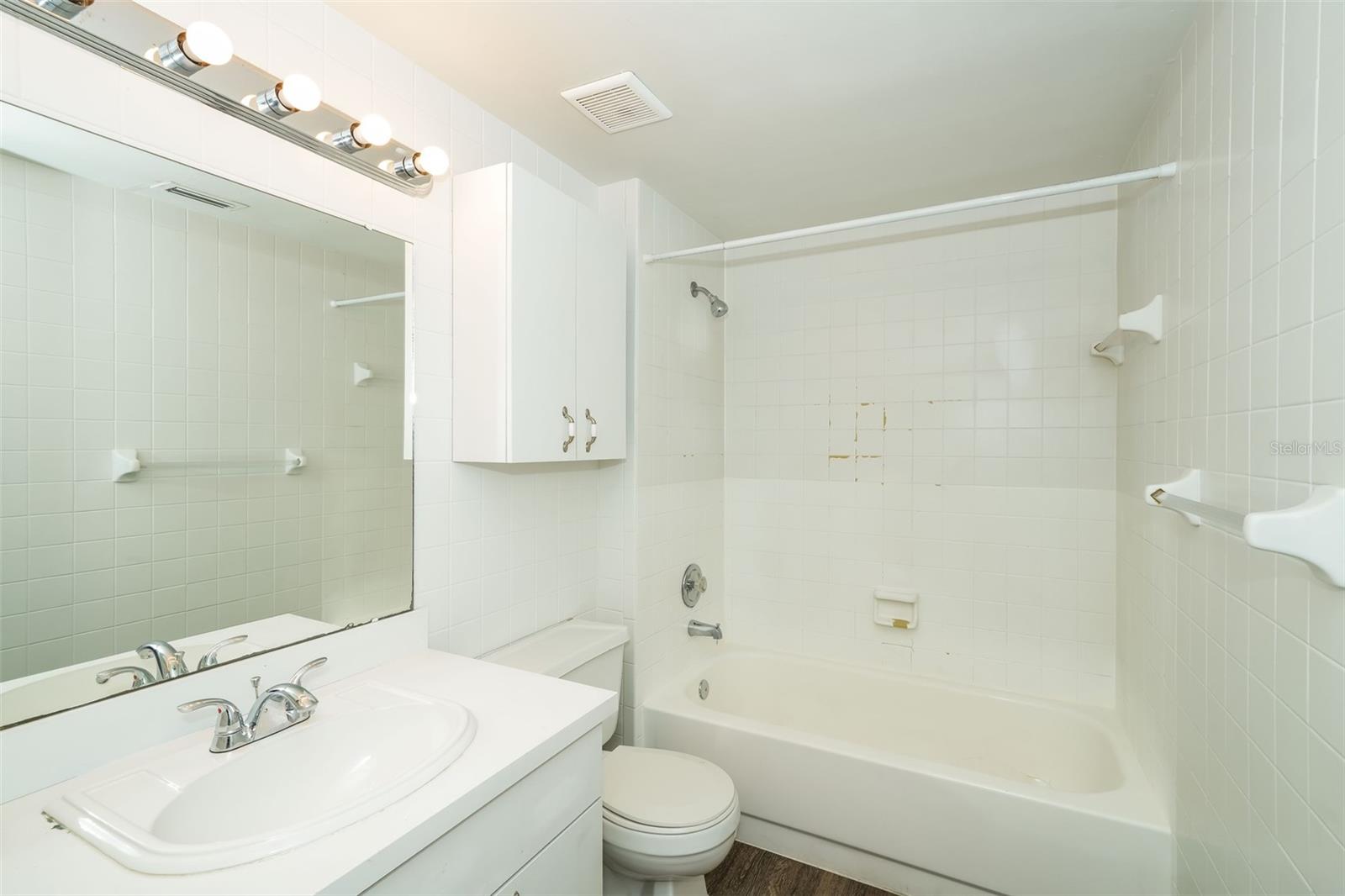 8229 MALVERN CIR, TAMPA, FL, 33634