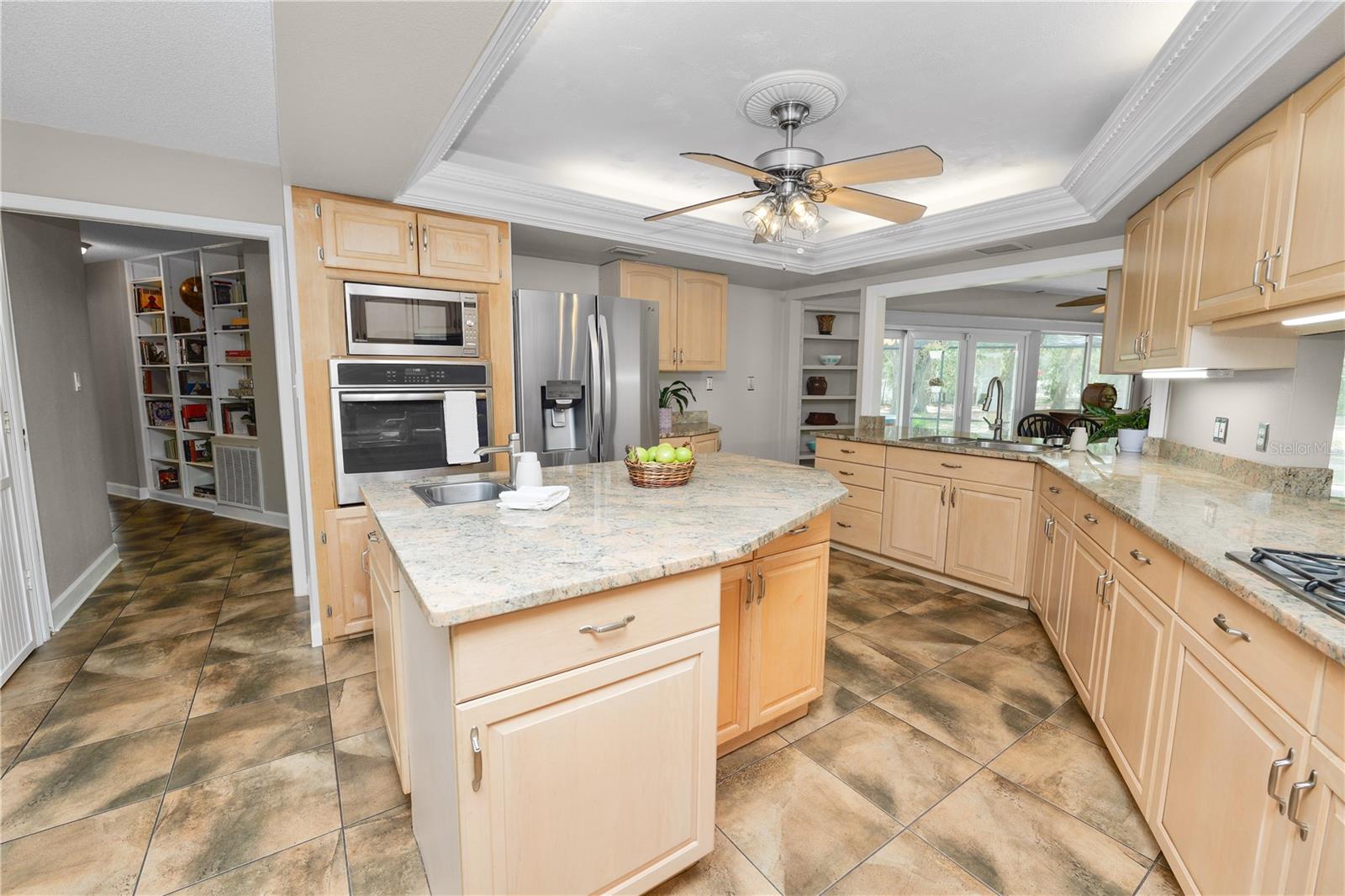 6230 FORESTWOOD DR W, LAKELAND, FL, 33811
