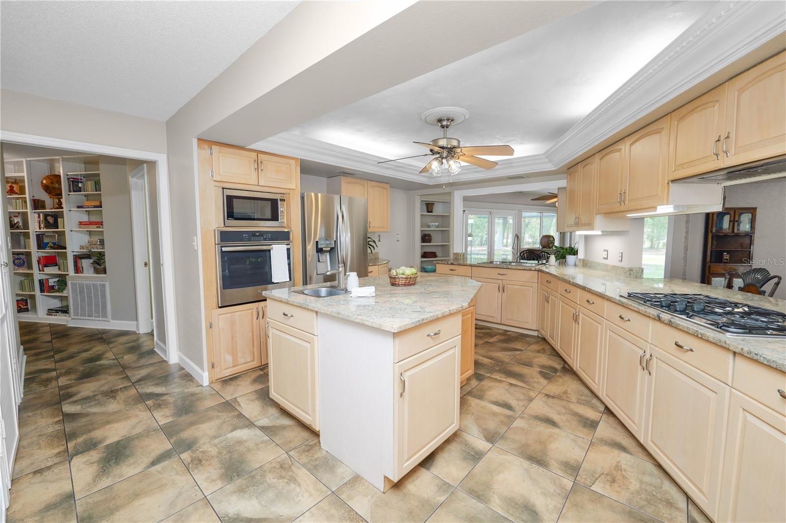 6230 FORESTWOOD DR W, LAKELAND, FL, 33811
