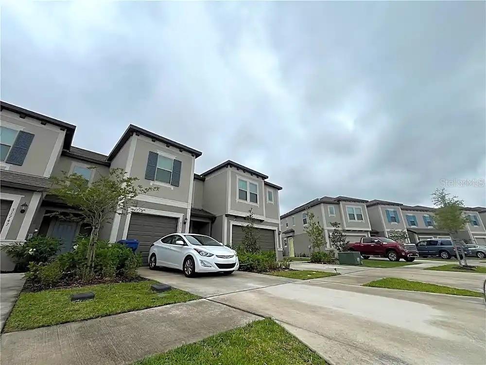 31751 BLUE PASSING LOOP, WESLEY CHAPEL, FL, 33545