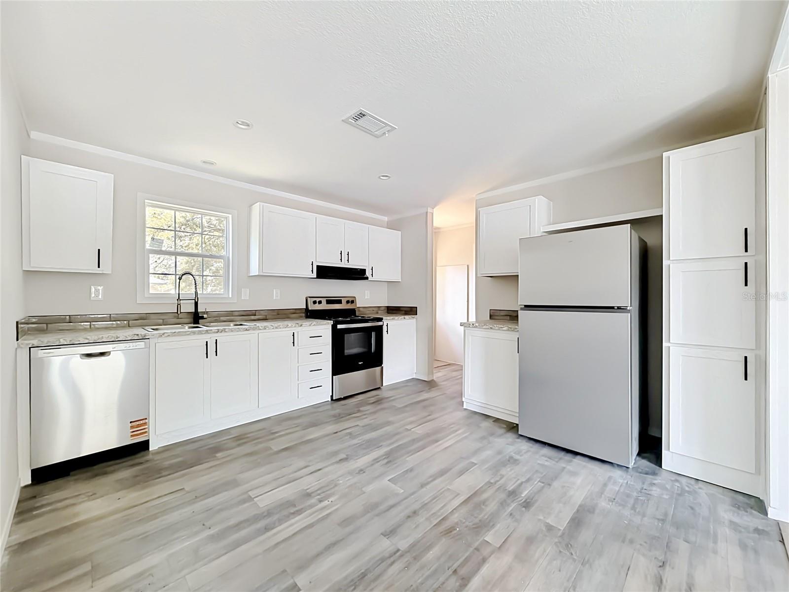 8002 MOBILAIRE DR, ORLANDO, FL, 32822