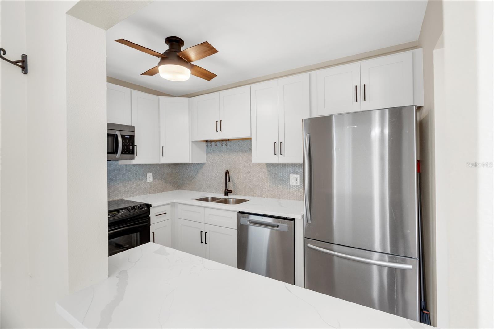 5996 HIBISCUS DR #6, BRADENTON, FL, 34207