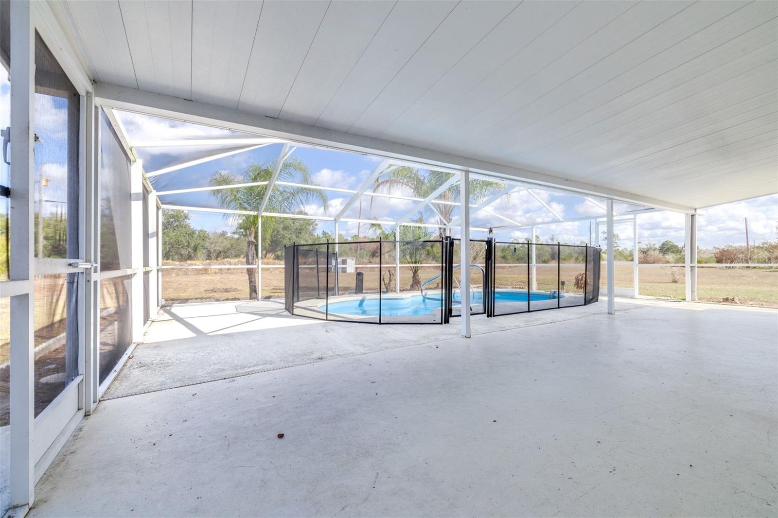 3950 BOUGAINVILLE DR, INDIAN LAKE ESTATES, FL, 33855