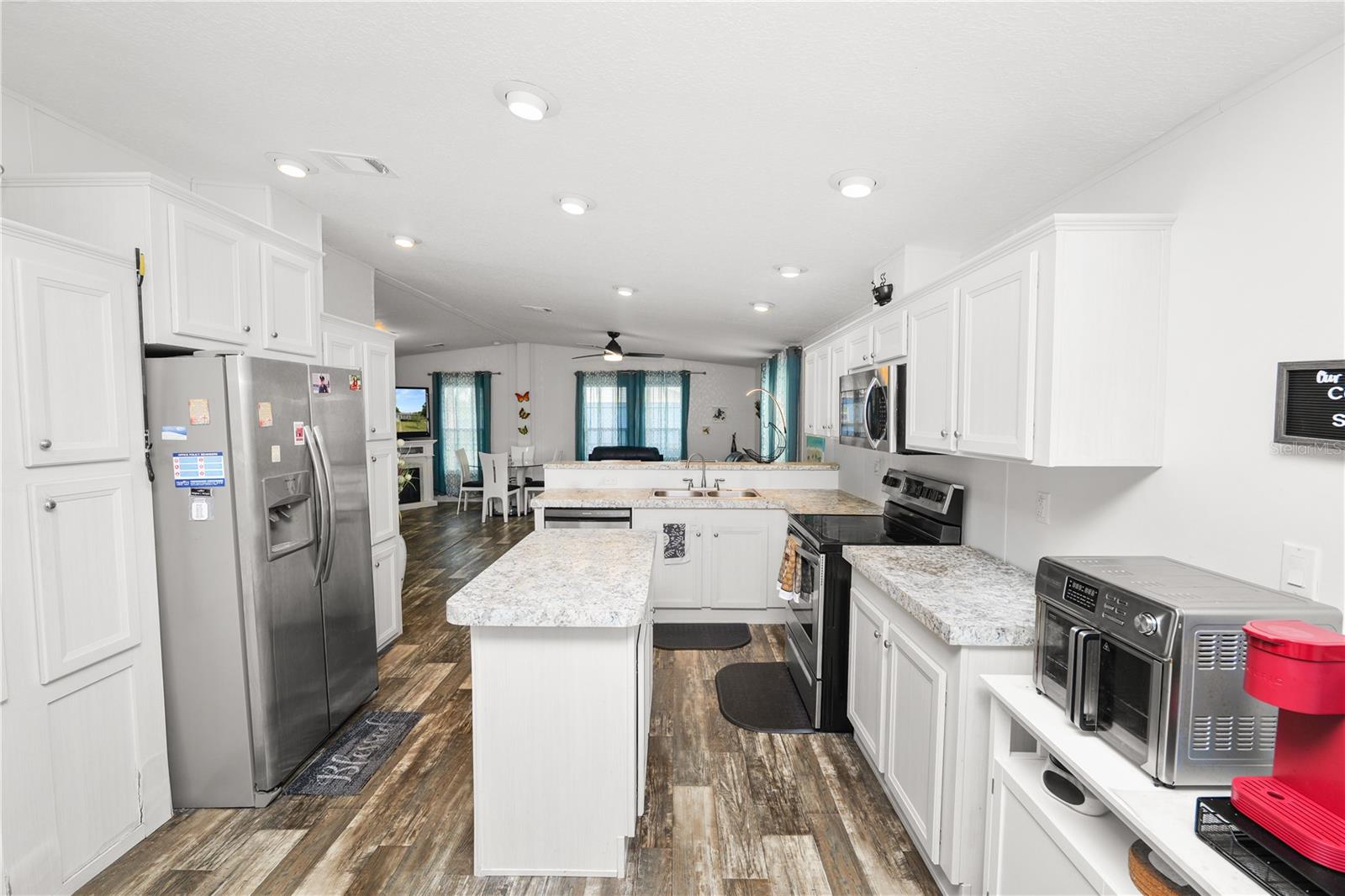 1052 LAMP POST LN, LAKELAND, FL, 33809