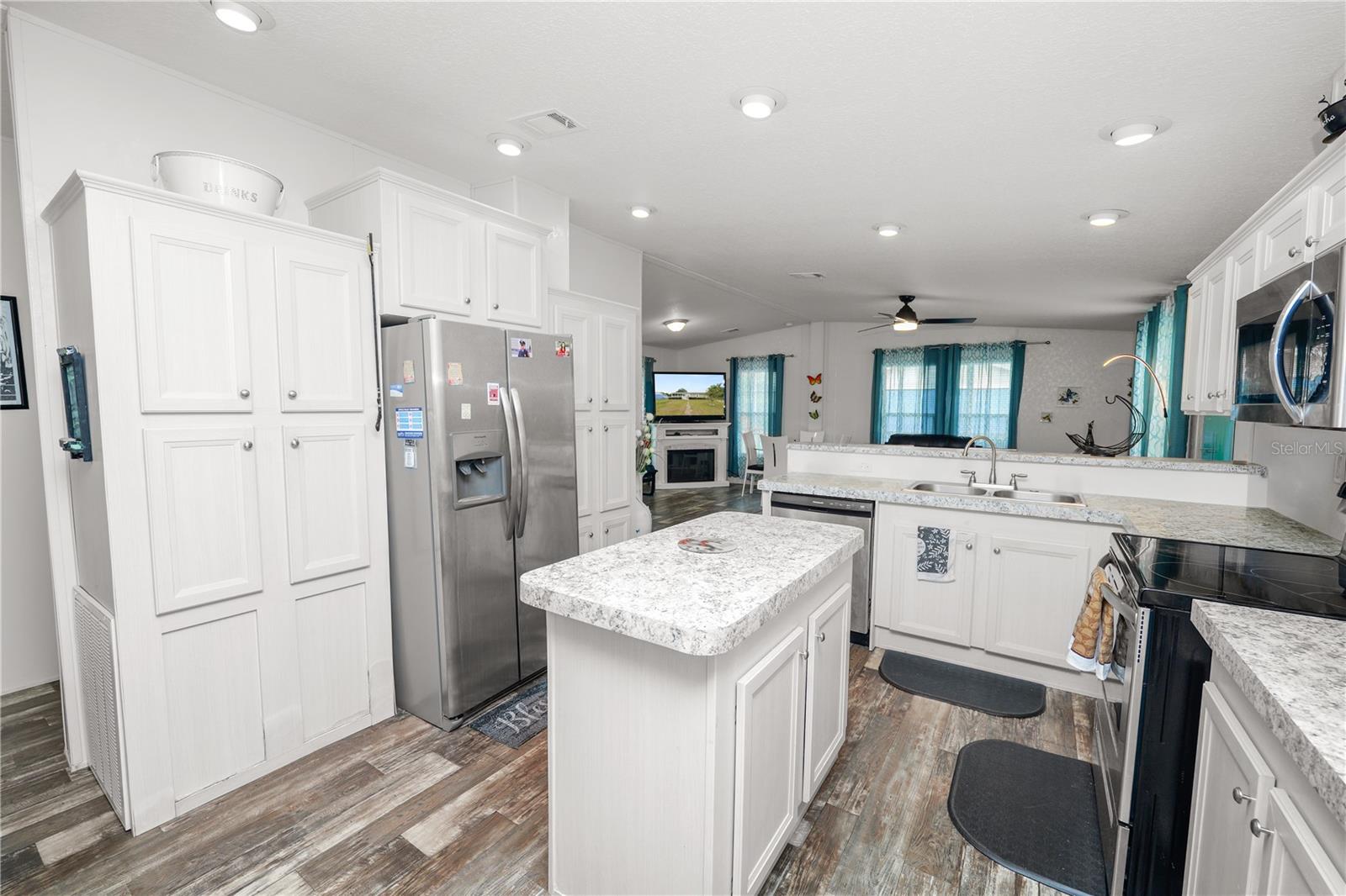 1052 LAMP POST LN, LAKELAND, FL, 33809