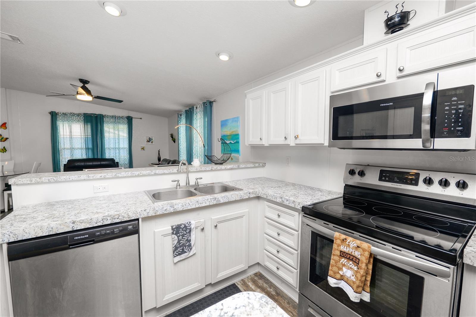 1052 LAMP POST LN, LAKELAND, FL, 33809