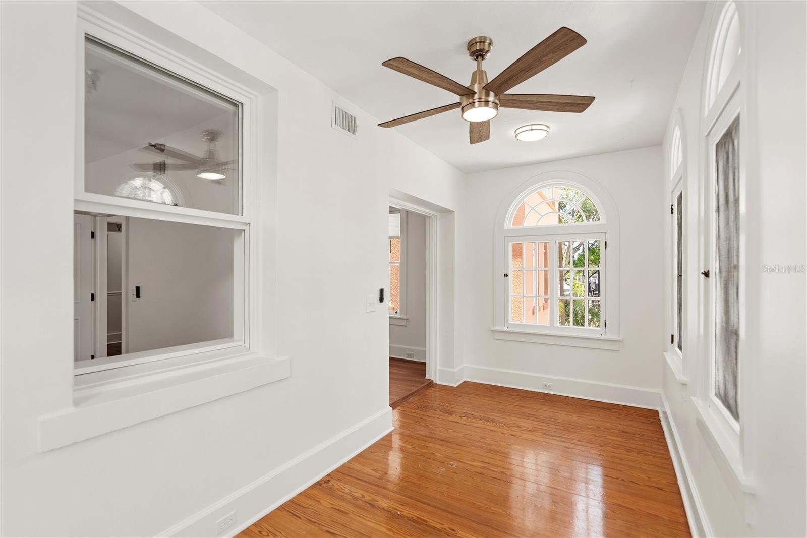 1221 N PALM AVE #202, SARASOTA, FL, 34236