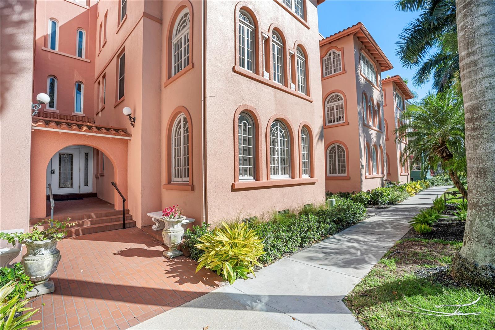 1221 N PALM AVE #202, SARASOTA, FL, 34236