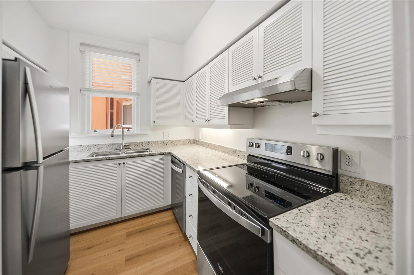 1221 N PALM AVE #202, SARASOTA, FL, 34236