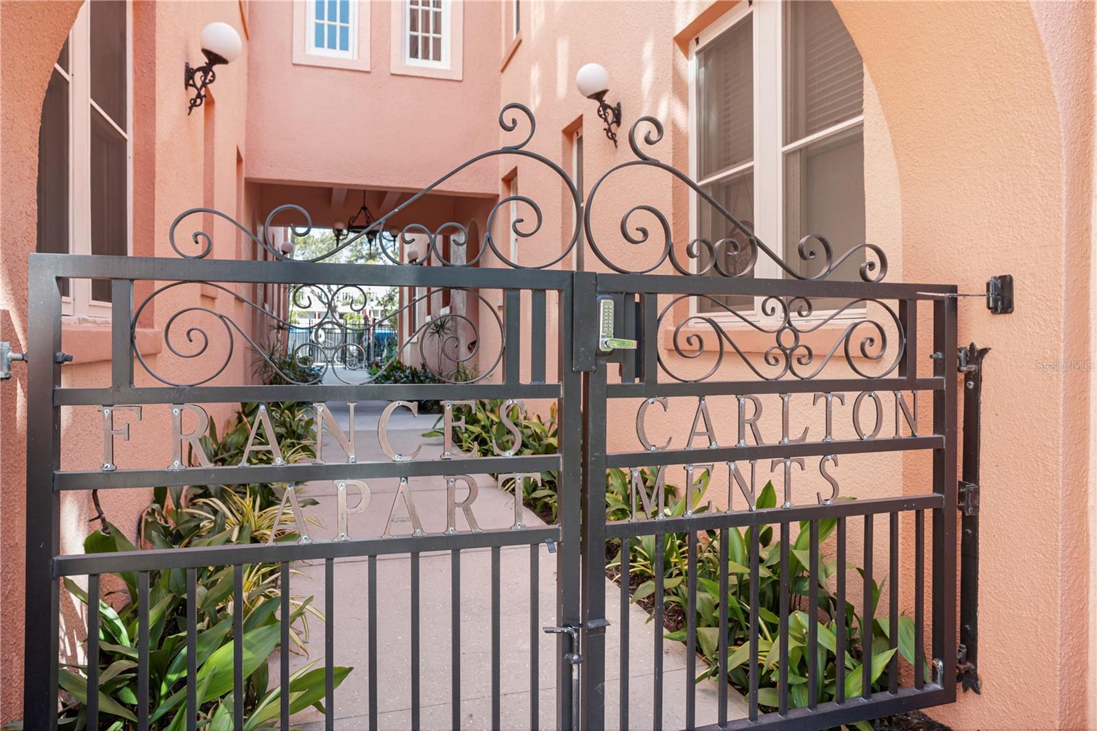 1221 N PALM AVE #202, SARASOTA, FL, 34236