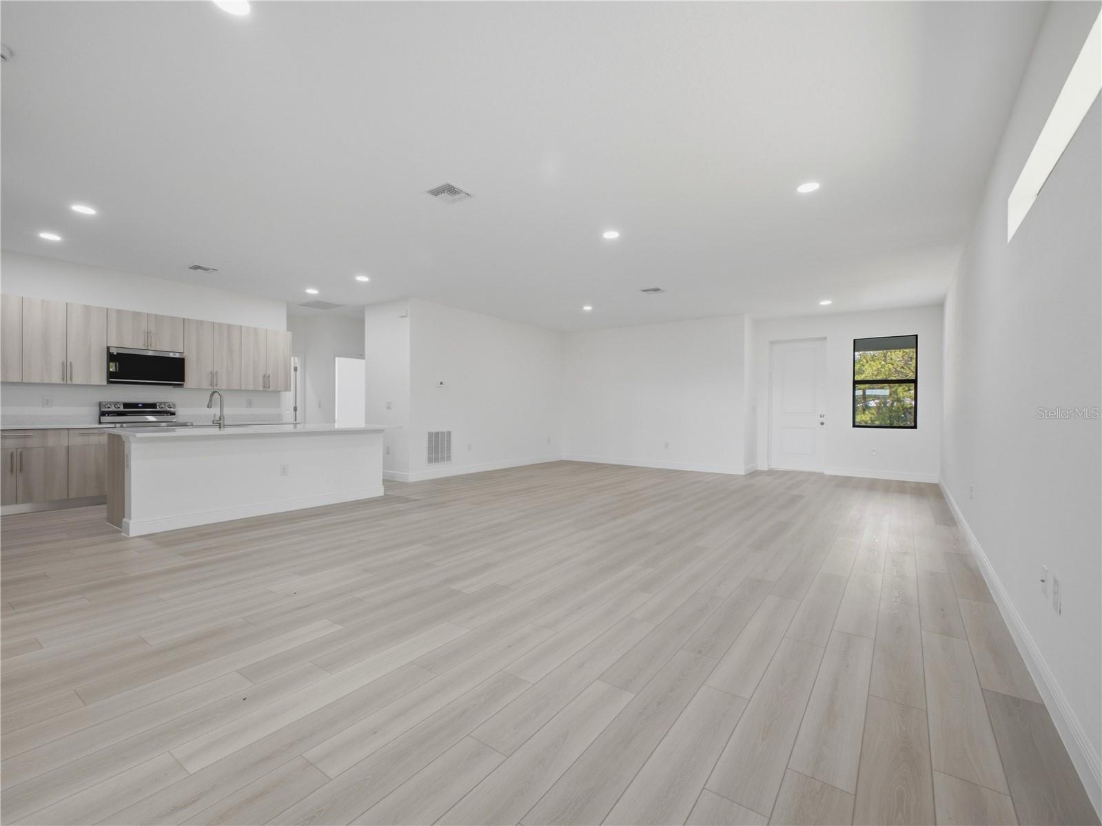 8010 SANDALWOOD CIR, LABELLE, FL, 33935