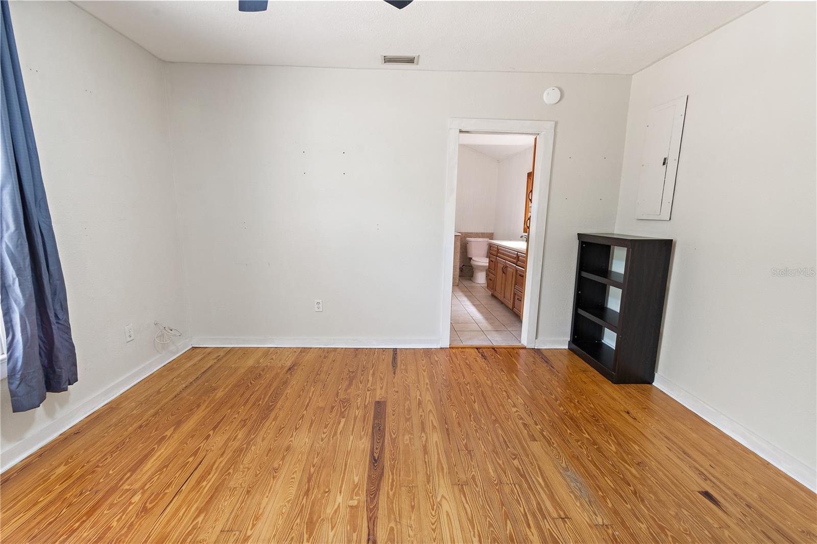 407 E POLK AVE, LAKE WALES, FL, 33853