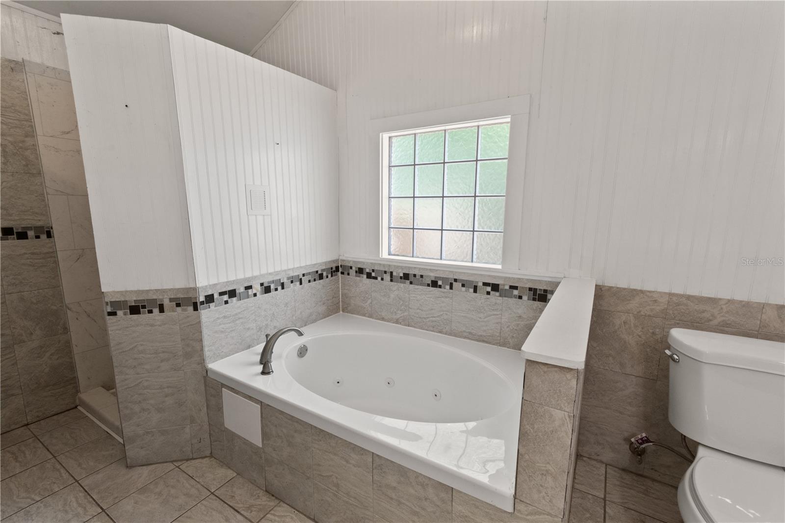 407 E POLK AVE, LAKE WALES, FL, 33853