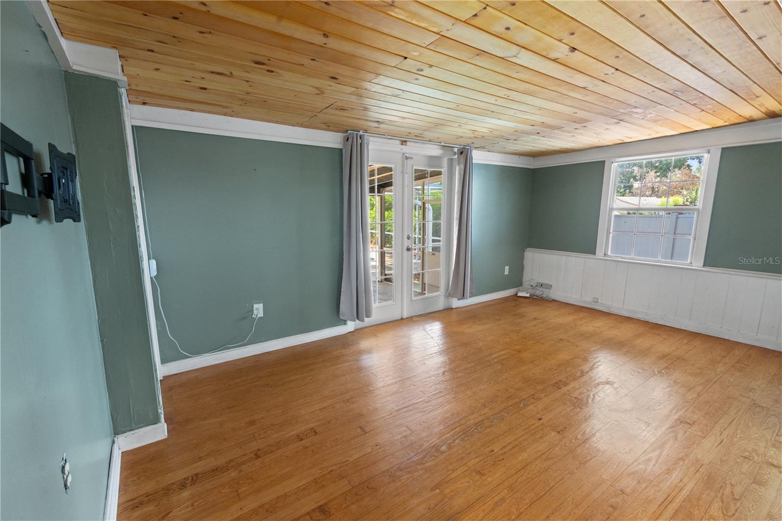 407 E POLK AVE, LAKE WALES, FL, 33853