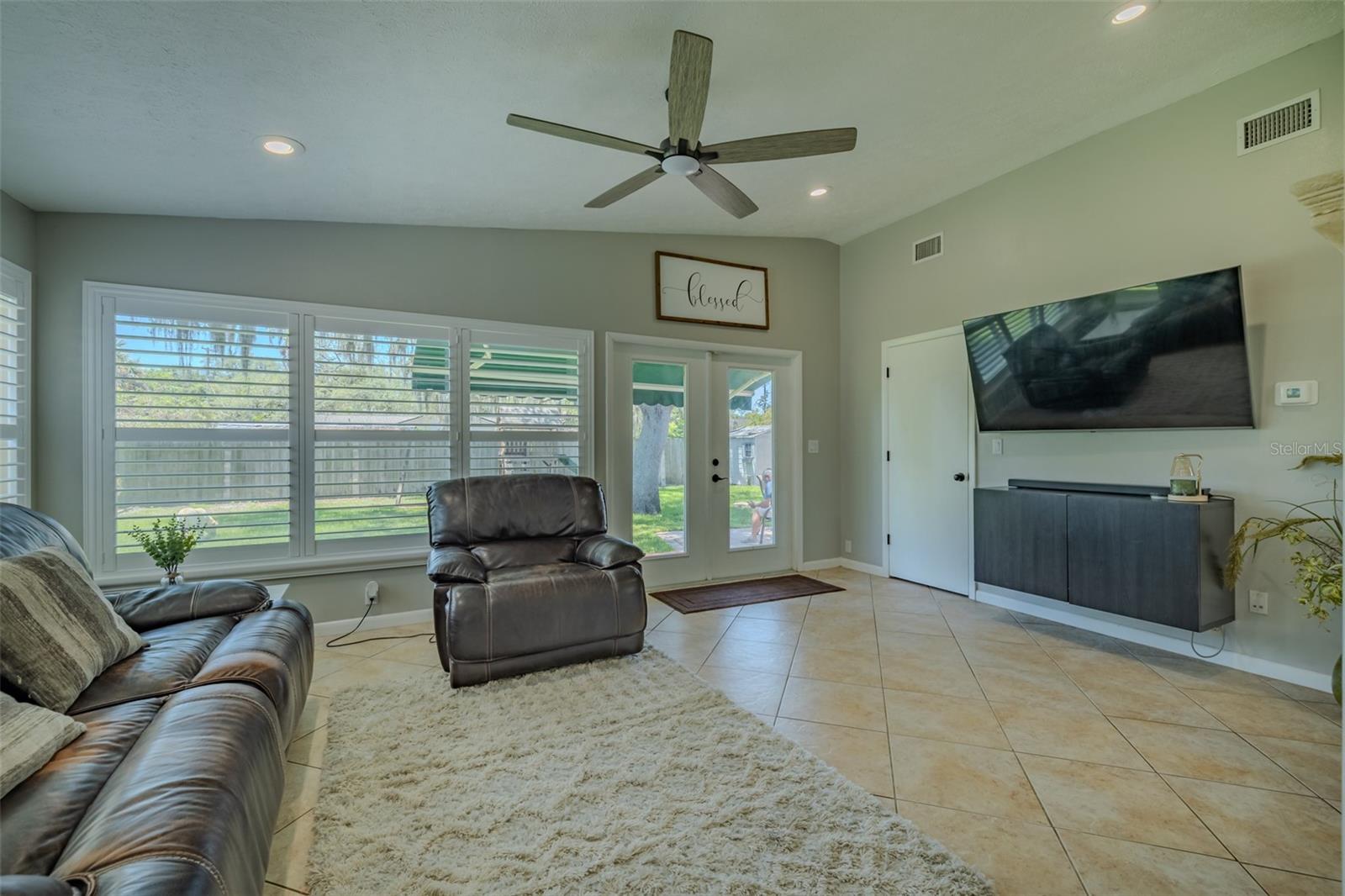 2532 LAKE ELLEN LN, TAMPA, FL, 33618