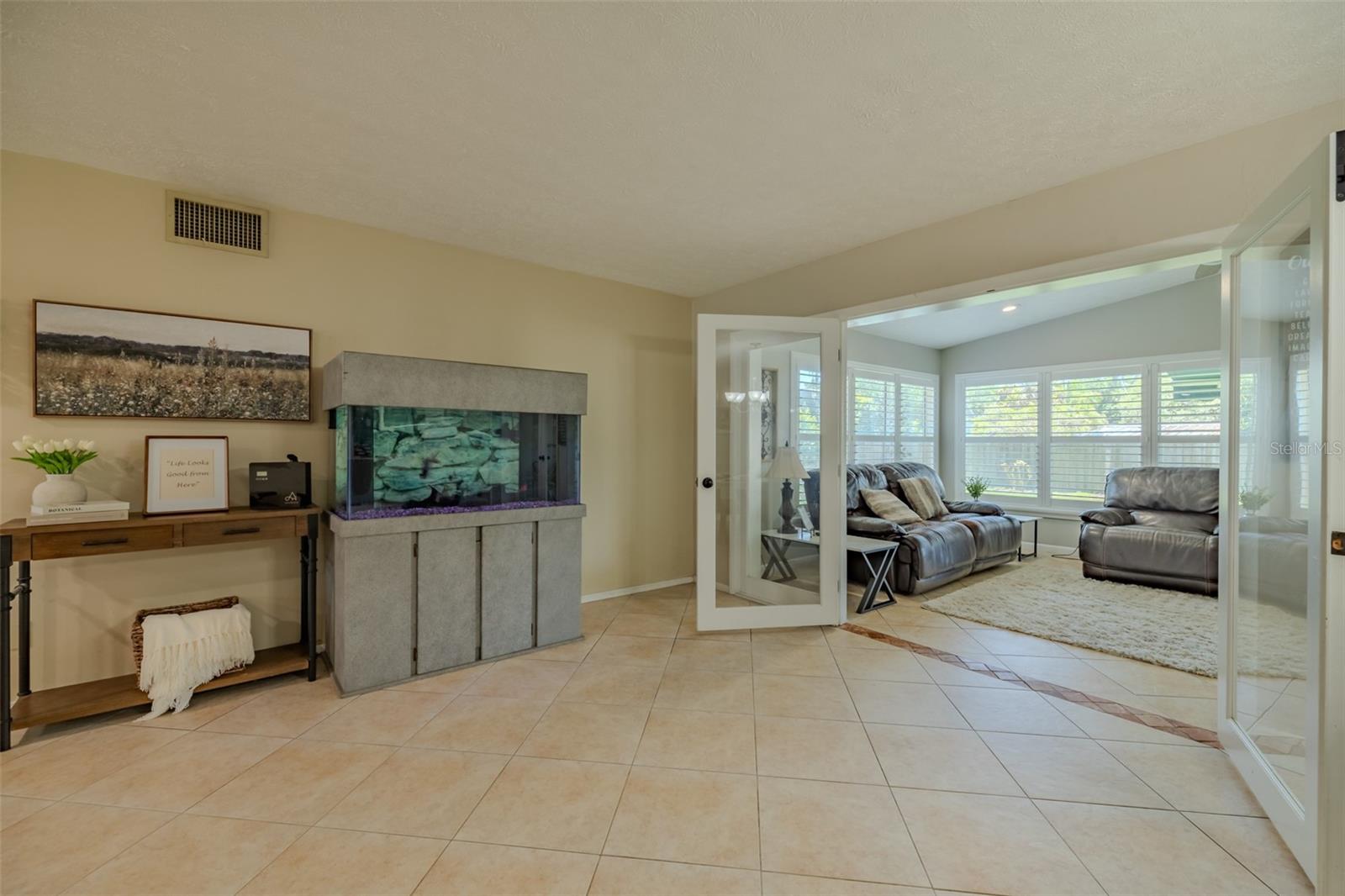 2532 LAKE ELLEN LN, TAMPA, FL, 33618