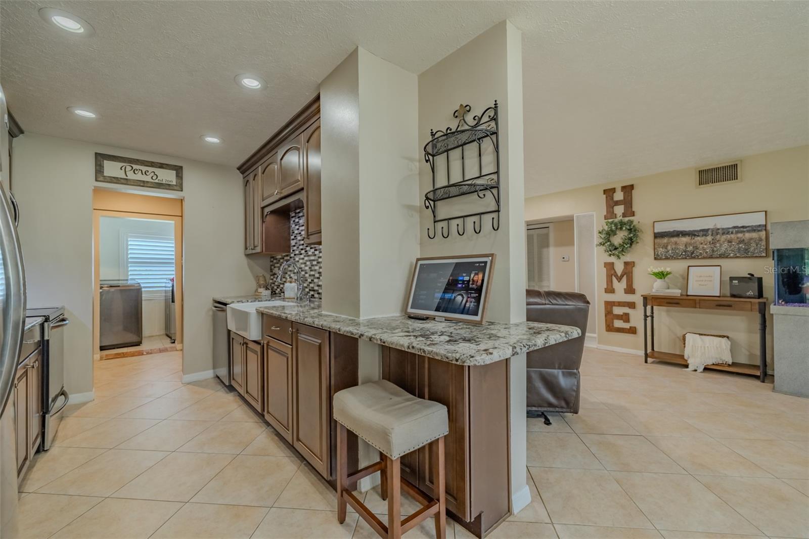 2532 LAKE ELLEN LN, TAMPA, FL, 33618